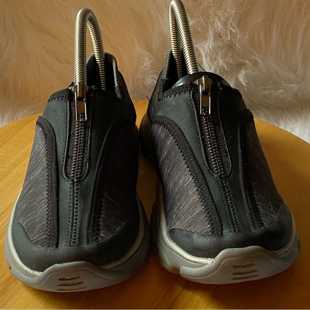 Natural Sport‎ Shoes Size 7.5 Women’s Slip On Zip In Middle  Black Gray
